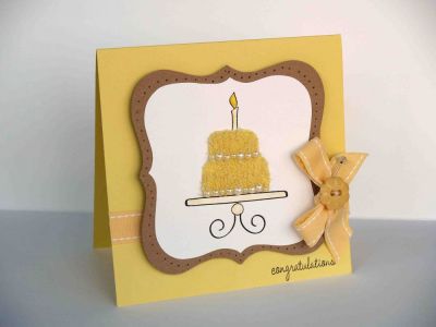 I used the cake plate from numbers4cake on this card. I added pearls and Lemon Flower Soft to my cake, from Cakes2Build.  
