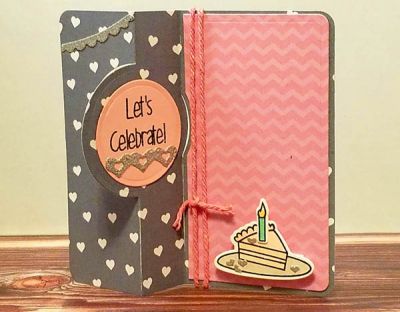 *celebrate
sorry for the really bad photo, but.... mini circle flip it card using the cake2stamp+dies. tsol papers.
