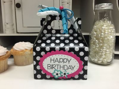 Scallop Oval Treat Box
Keywords: Embellishments, card kits