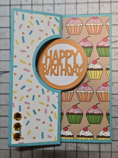 Keywords: April 2024 Card Kit, circle flip-it, triple circle flip-it, cupcakes, birthday