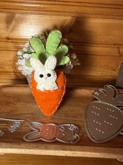 Keywords: felt bunny